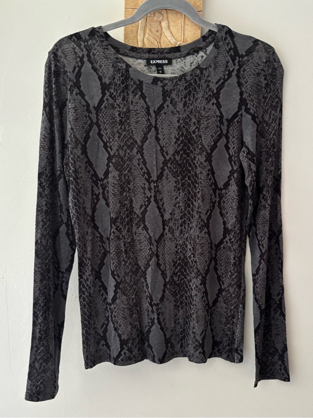 Express Women's Black & Gray Snake-Print Long Sleeve Top
